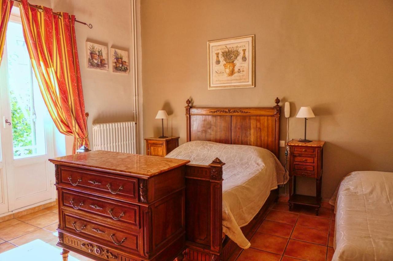Au Saint Roch - Hotel Et Jardin Avignon Exterior photo