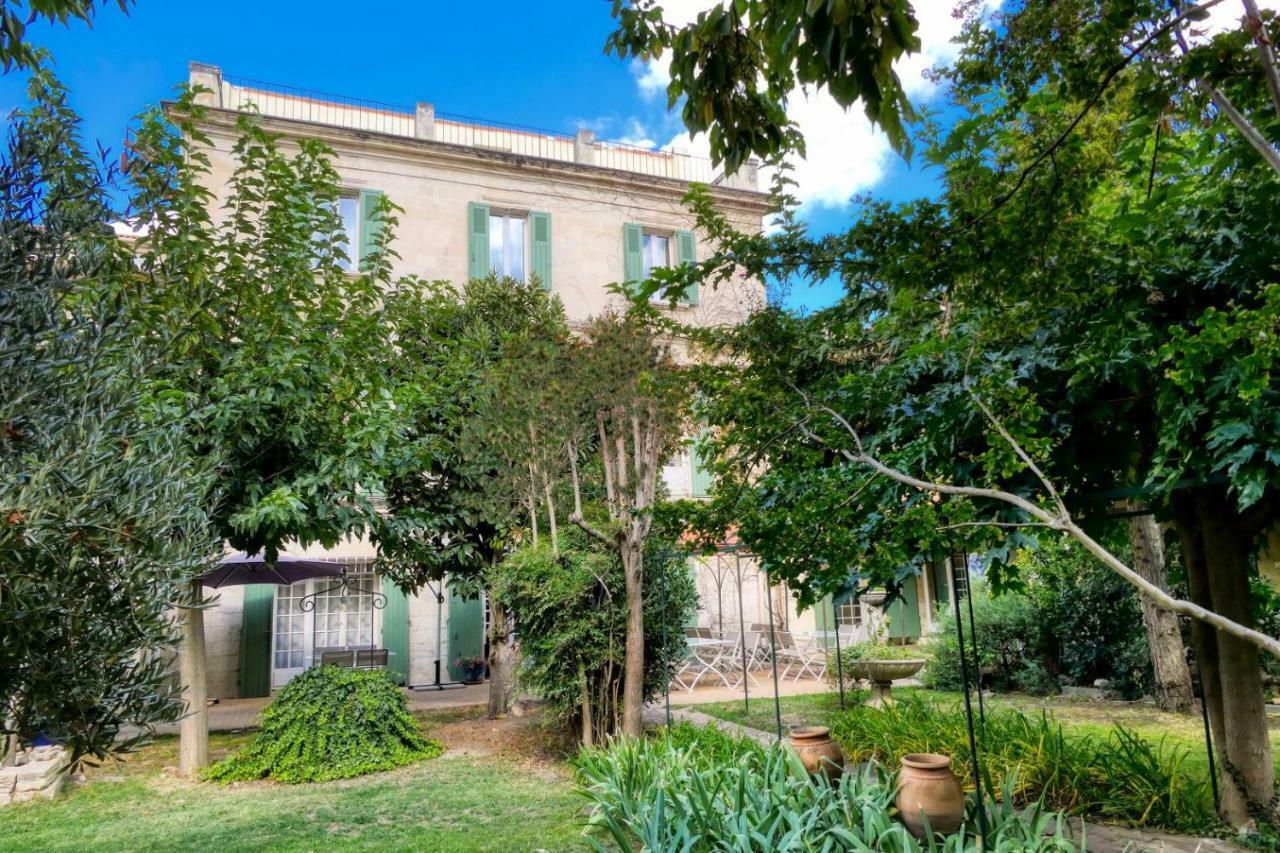 Au Saint Roch - Hotel Et Jardin Avignon Exterior photo