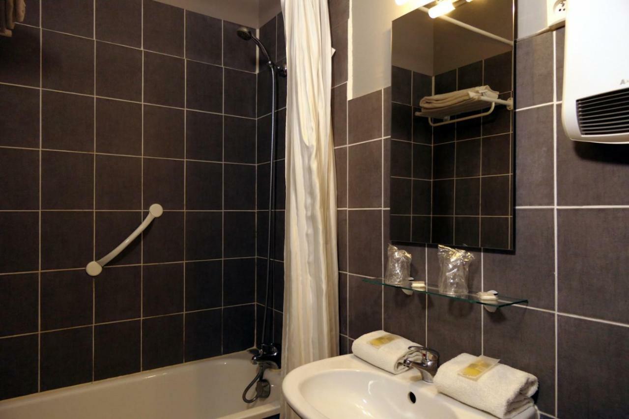 Au Saint Roch - Hotel Et Jardin Avignon Exterior photo